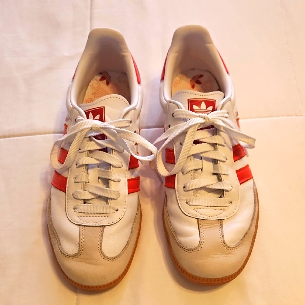 Like New! Adidas Samba - White And Red